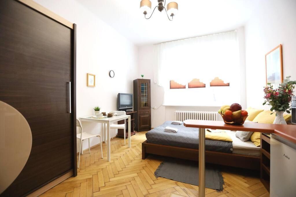 Batorego Cosy Apartment Krasków Exteriör bild